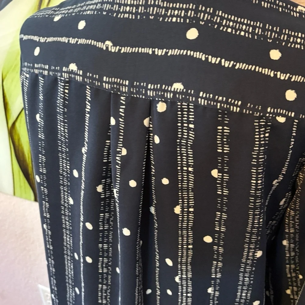 shirt size medium - Picture 4 of 6